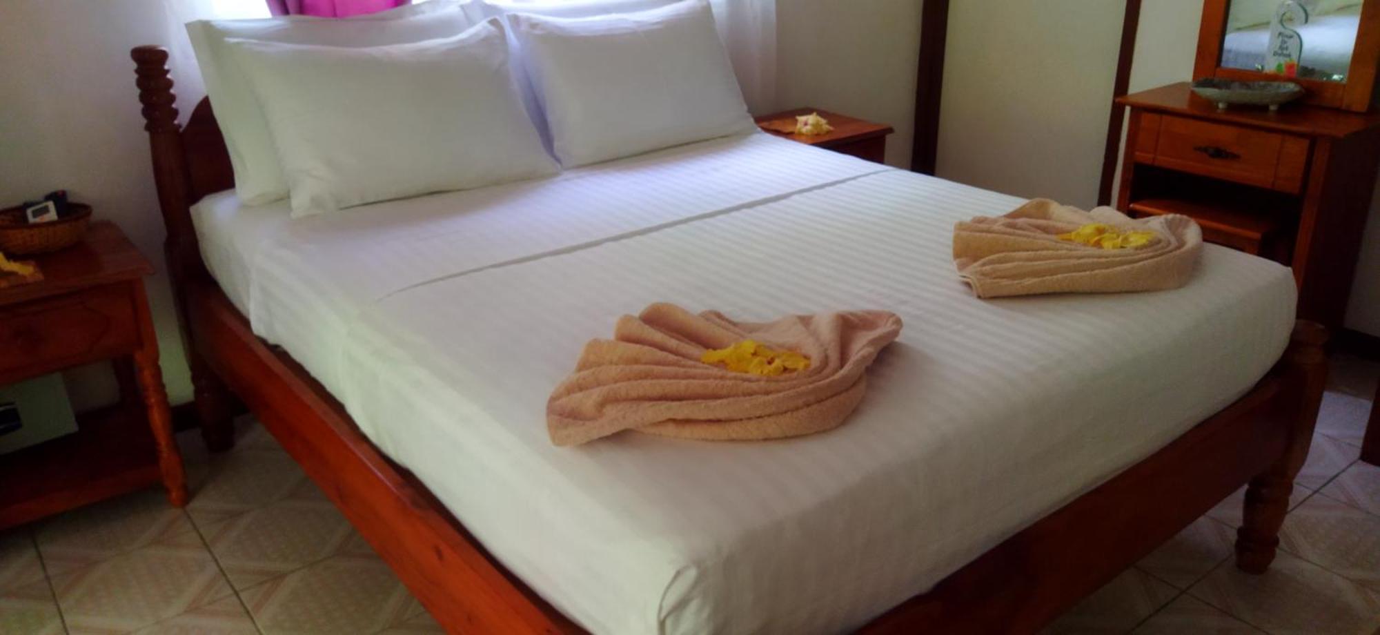 Dan Zoranz Self Catering Guest House 拉迪格岛 外观 照片